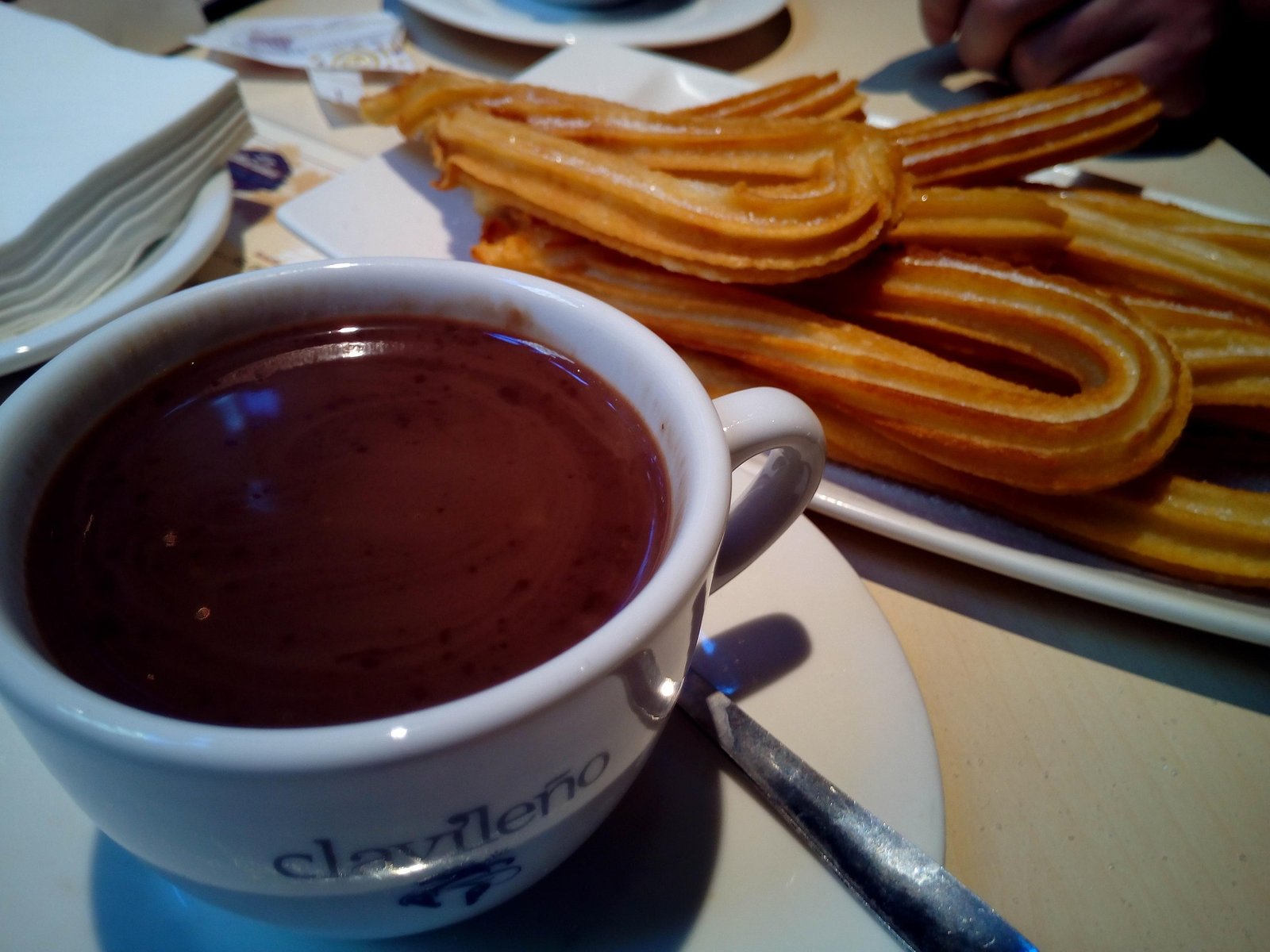Churros With Chocolate 1114343 1920